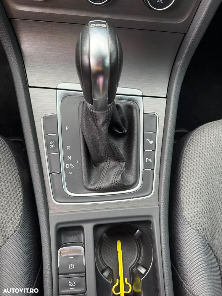 Volkswagen Golf - 12