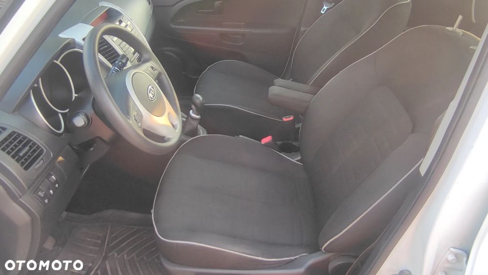 Kia Venga - 6