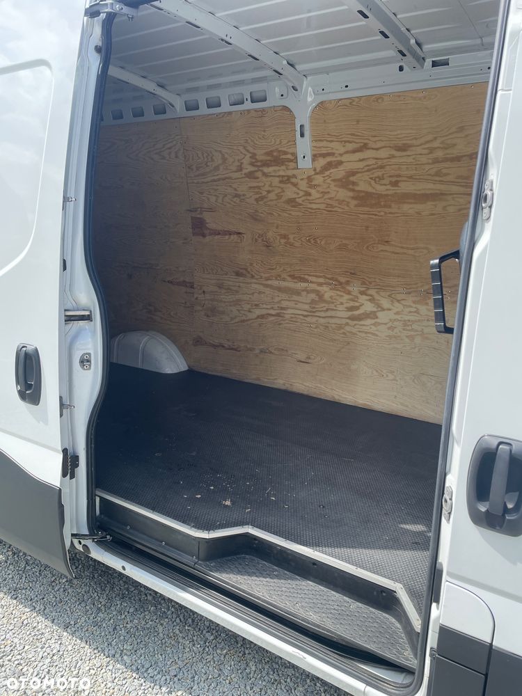 Iveco 35S16 - 16