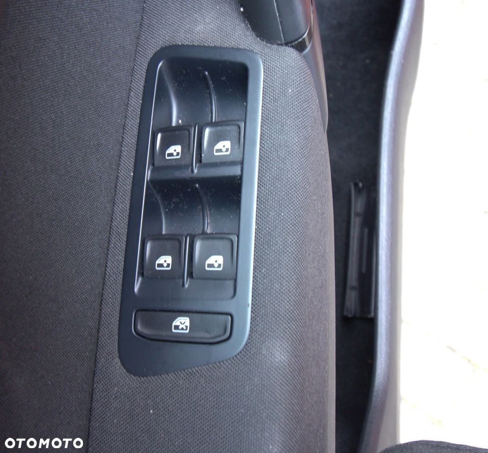 Volkswagen Golf Sportsvan 1.6 TDI BlueMotion Technology Comfortline - 16