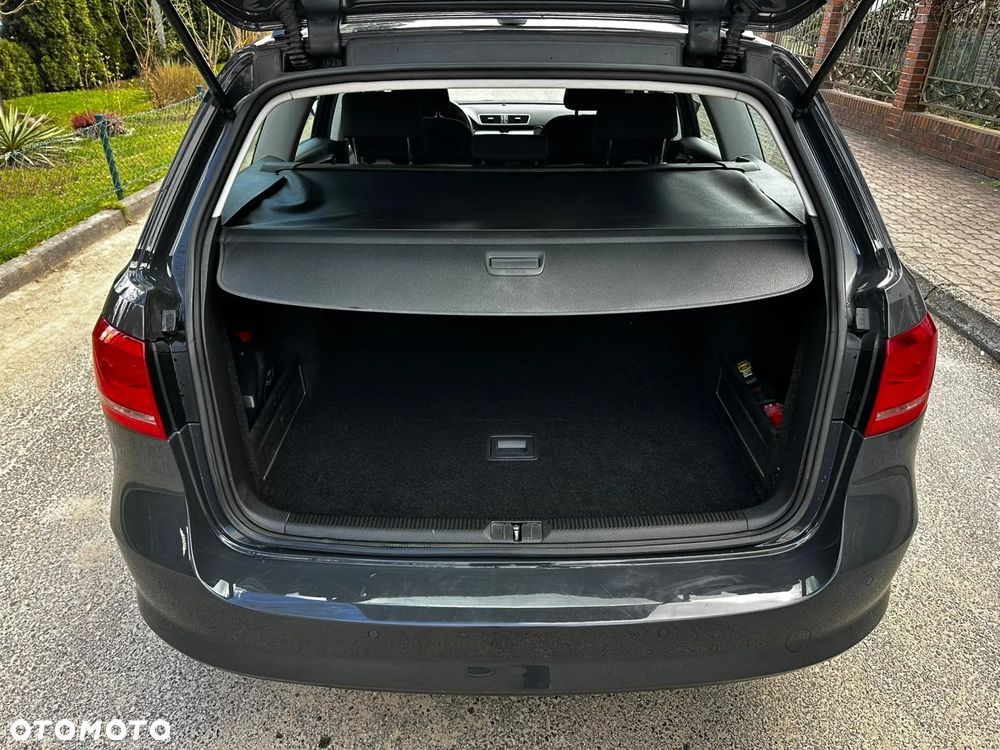 Volkswagen Passat - 15
