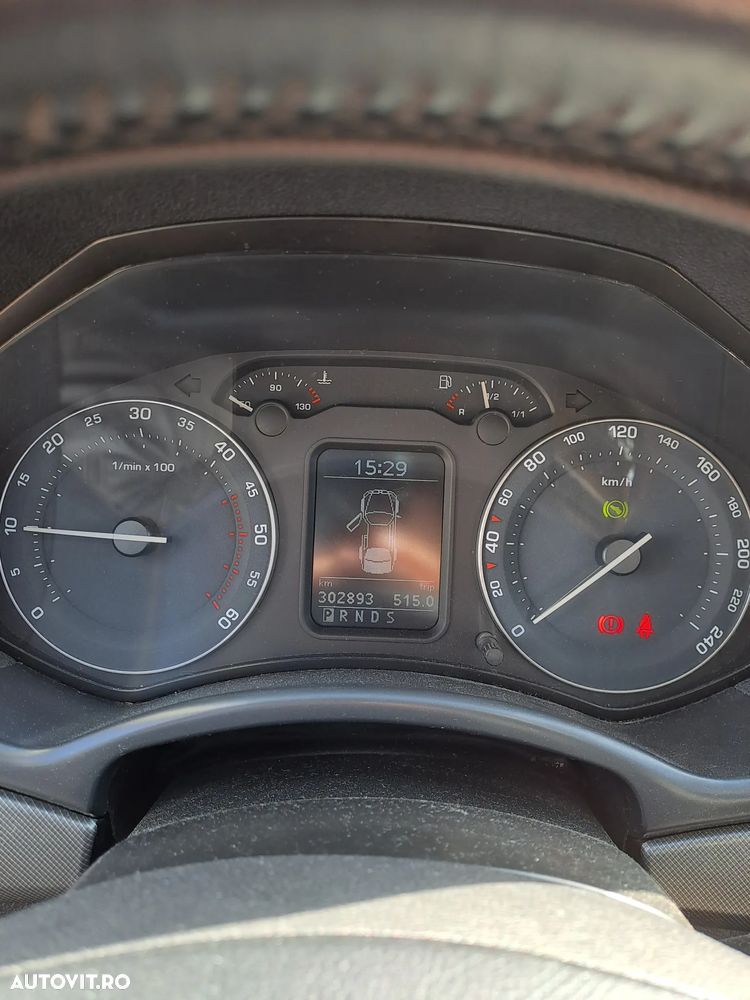 Skoda Octavia 2.0TDI Ambiente DSG - 9