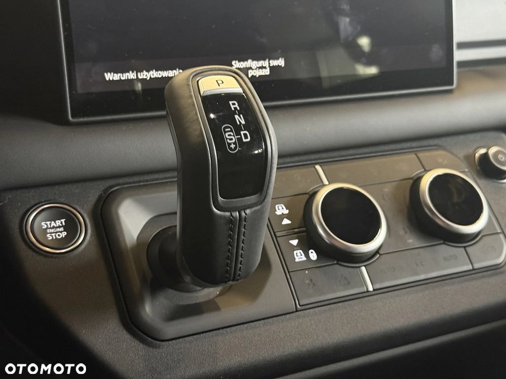 Land Rover Defender 110 D250 X-Dynamic HSE - 8