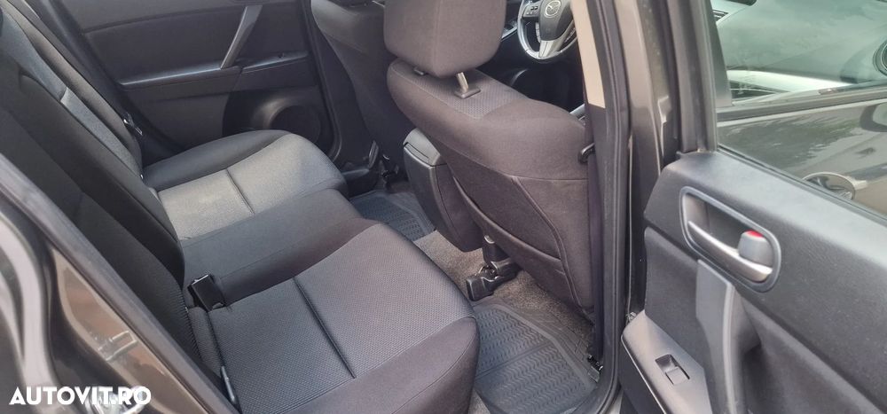 Mazda 3 - 10