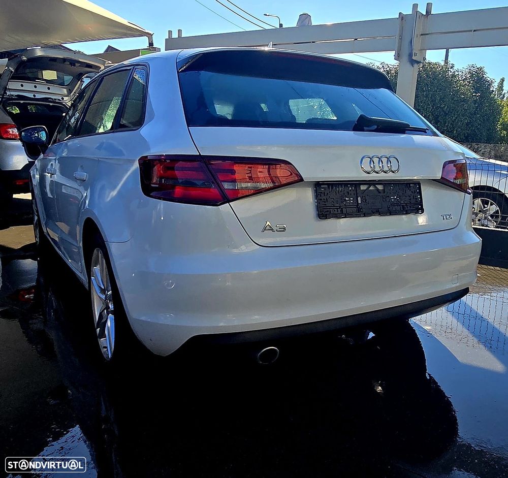 Audi A3 Sportback 1.6 TDI Ambiente - 5