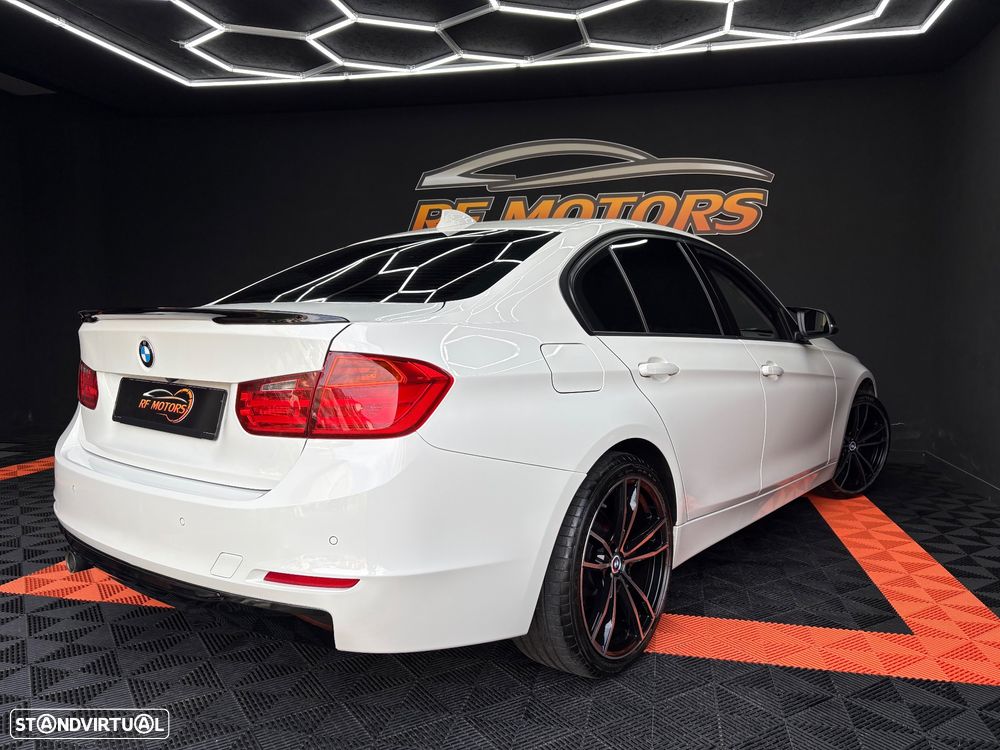 BMW 318 d Aut. Blue Performance Sport Line - 30