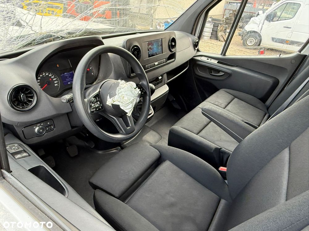 Mercedes-Benz 315 - 7