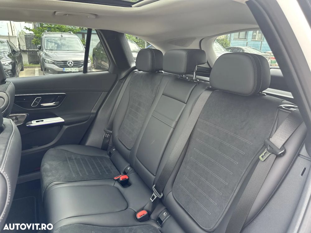 Mercedes-Benz GLC 300 e 4Matic 9G-TRONIC AMG Line Advanced - 17