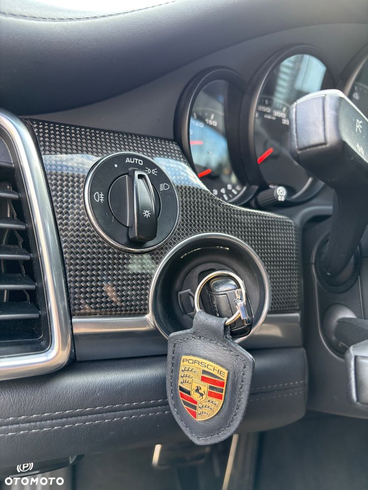 Porsche Panamera 4S - 29