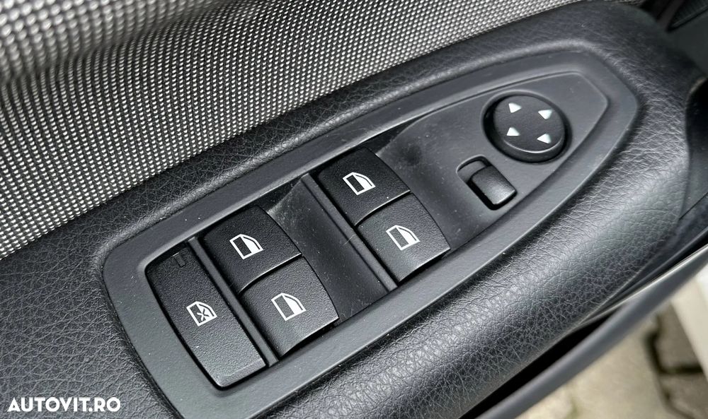 BMW Seria 1 - 32