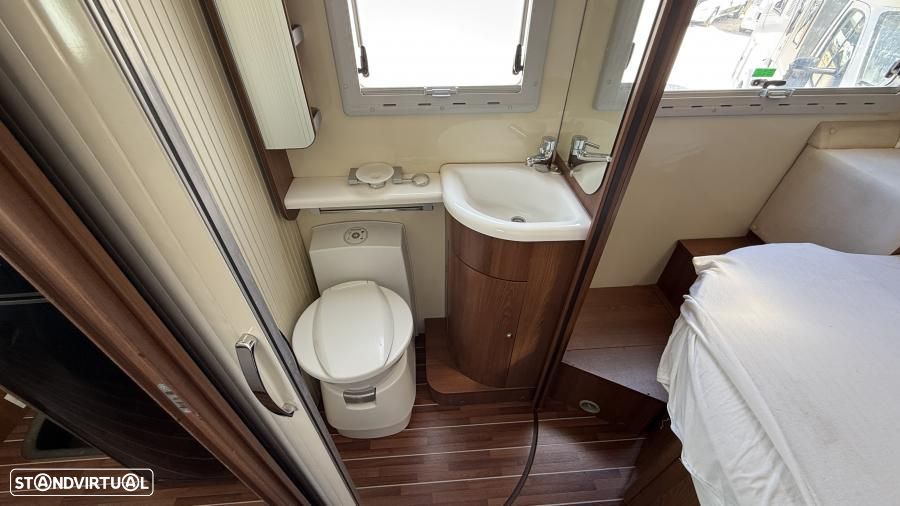 McLouis Nevis 876G 2.3 MJ 150cv c.central - 21