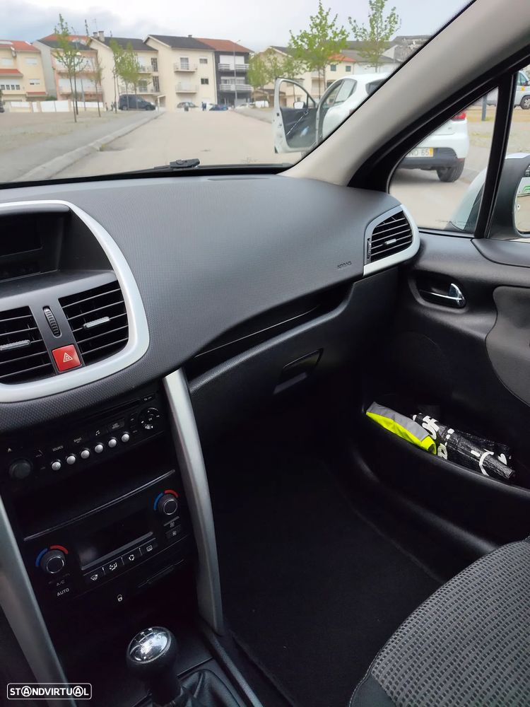 Peugeot 207 SW 1.4 Premium - 17
