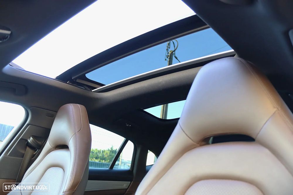 Porsche Panamera 4 E-Hybrid - 9