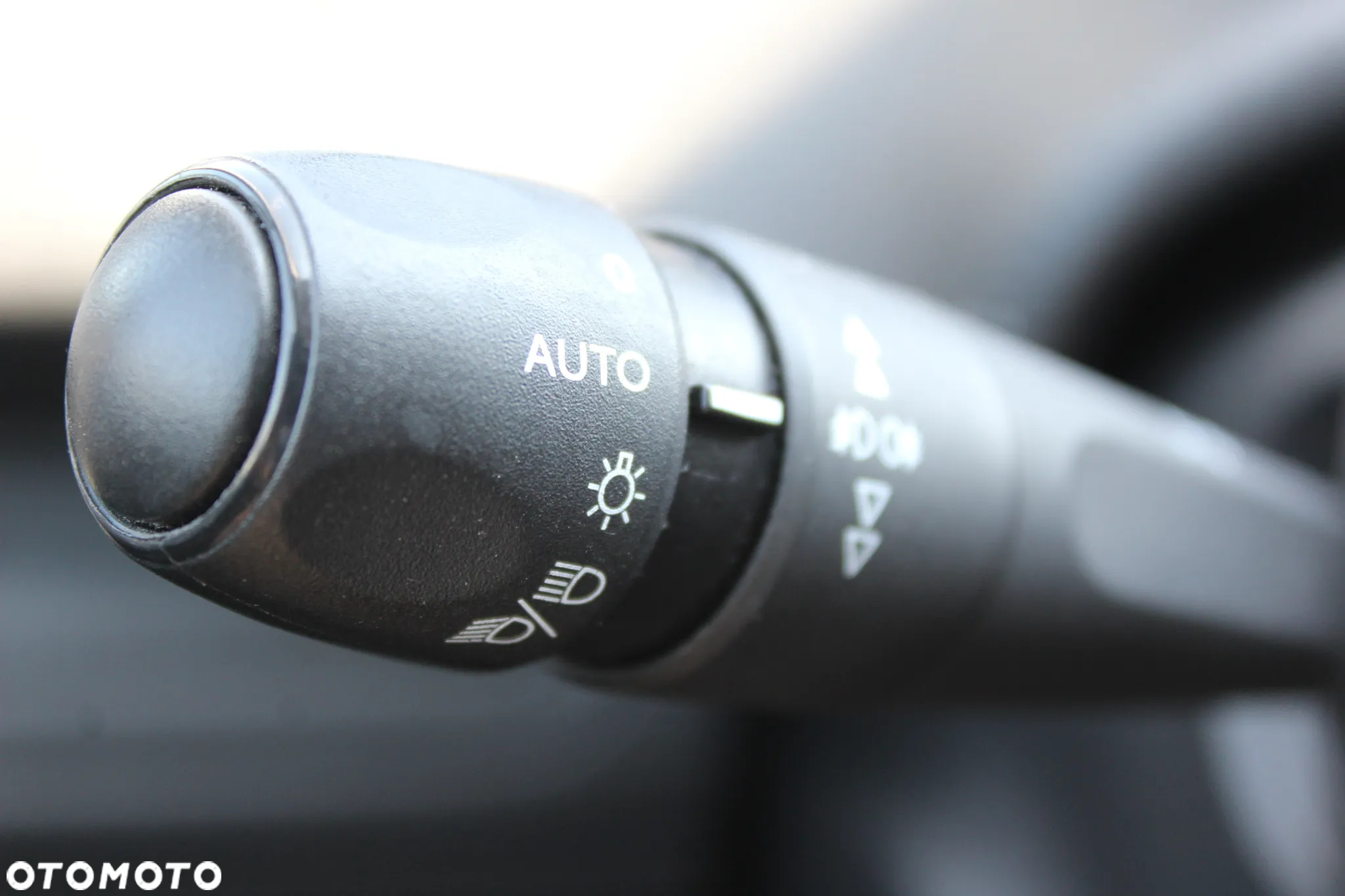 Peugeot 2008 1.2 Pure Tech Allure S&S EAT6 - 22