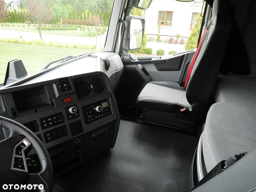 Renault T 440 / 13 L / Standard - 18