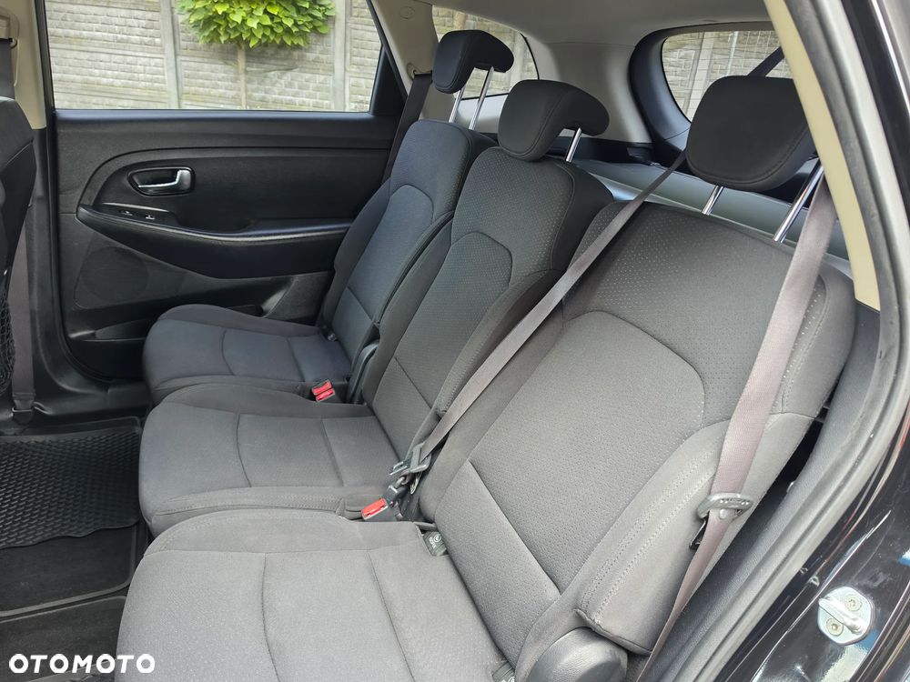 Kia Carens 1.6 GDI Attract - 35