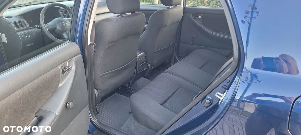 Toyota Corolla 1.4 D-4D Sol - 17