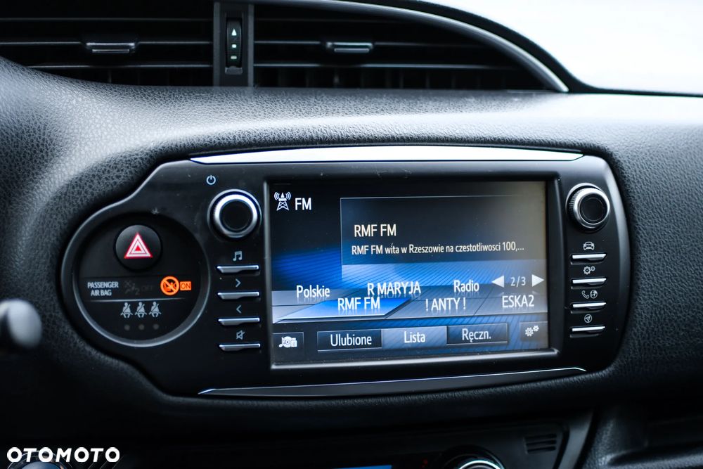 Toyota Yaris Hybrid 100 Premium EU6 - 12