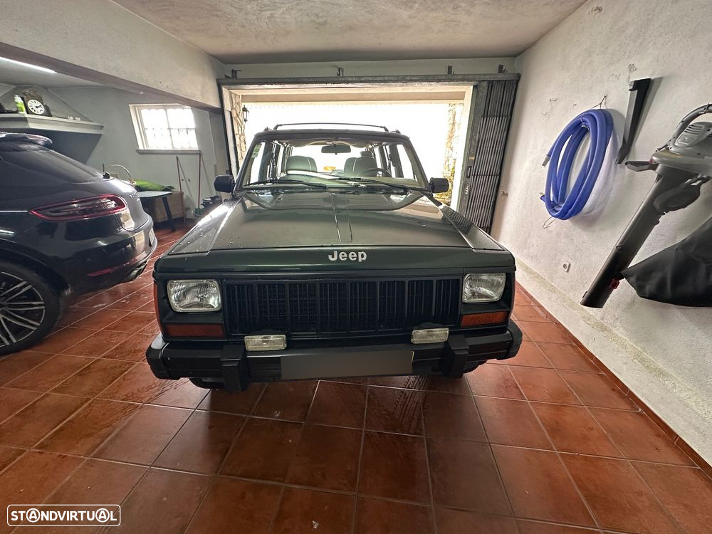 Jeep Cherokee - 4