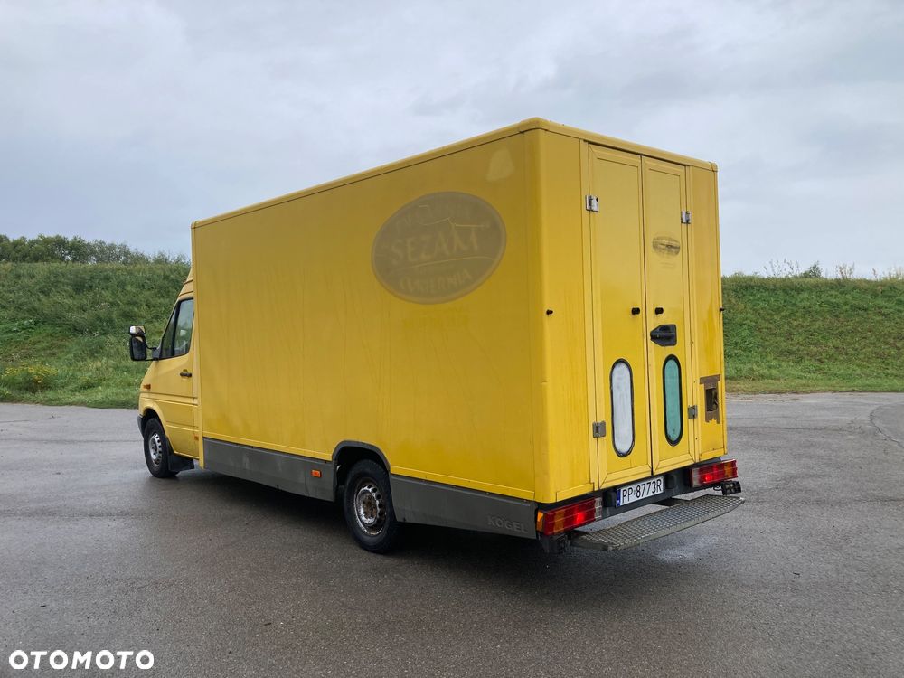 Mercedes-Benz Sprinter - 5