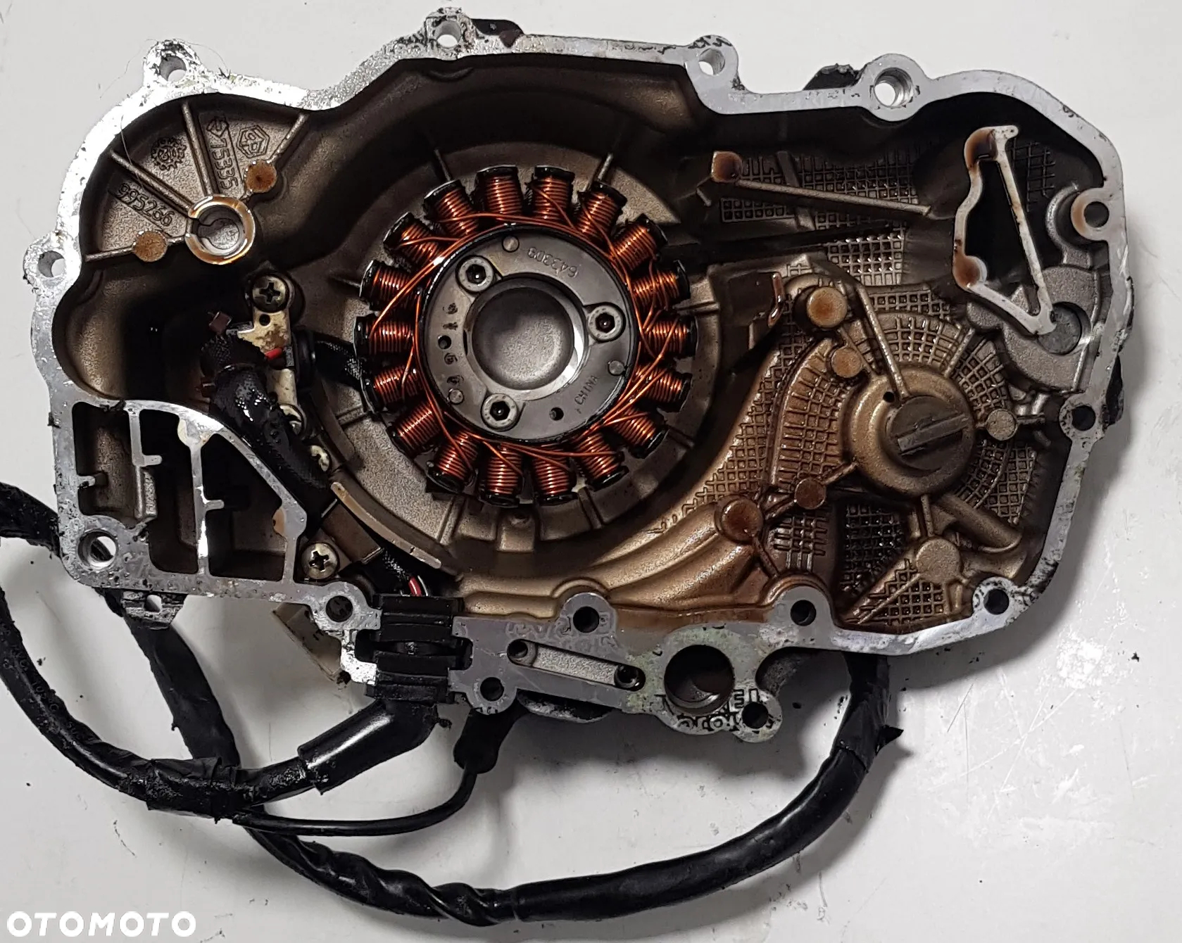 Piaggio X10 350 Pokrywa Pompy wody + stator - 3