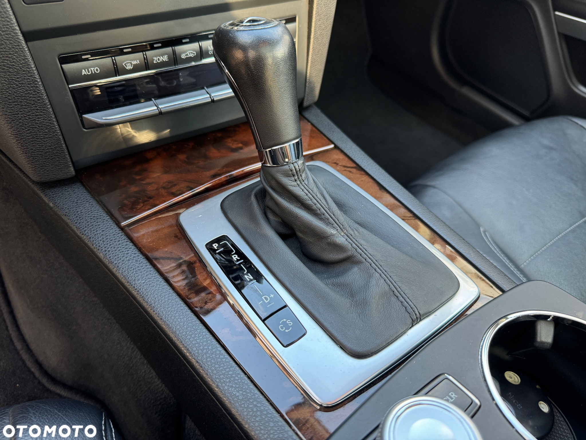 Mercedes-Benz Klasa E 350 Coupe 7G-TRONIC - 32