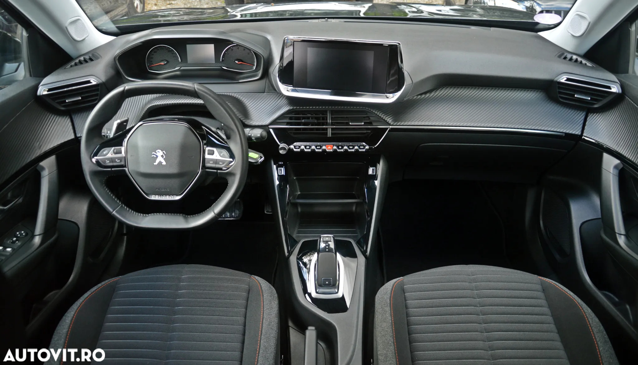 Peugeot 2008 PureTech 130 EAT8 Allure - 6