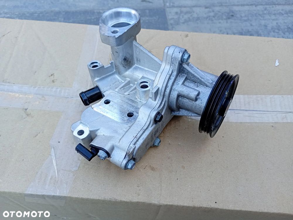 POMPA WODY HYUNDAI KONA 1,0T-GDI 220430068 - 1