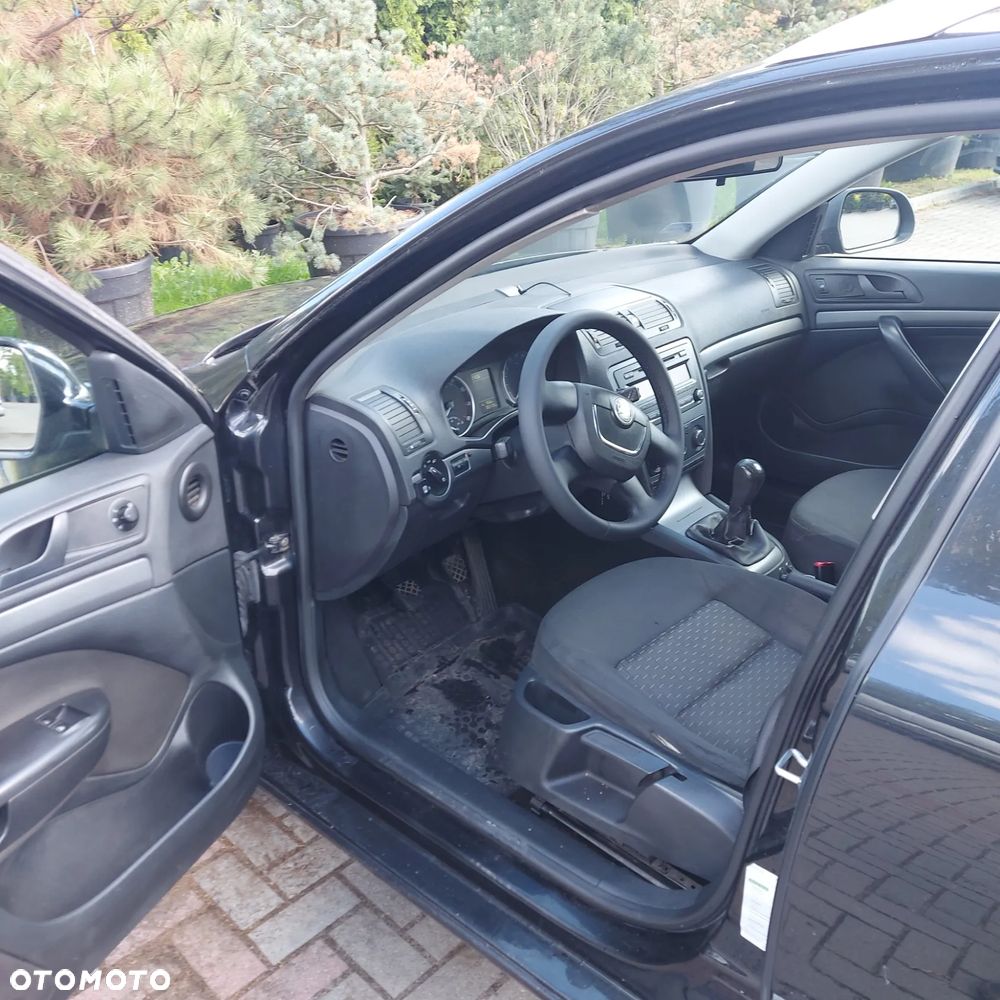 Skoda Octavia 1.6 Ambition - 5