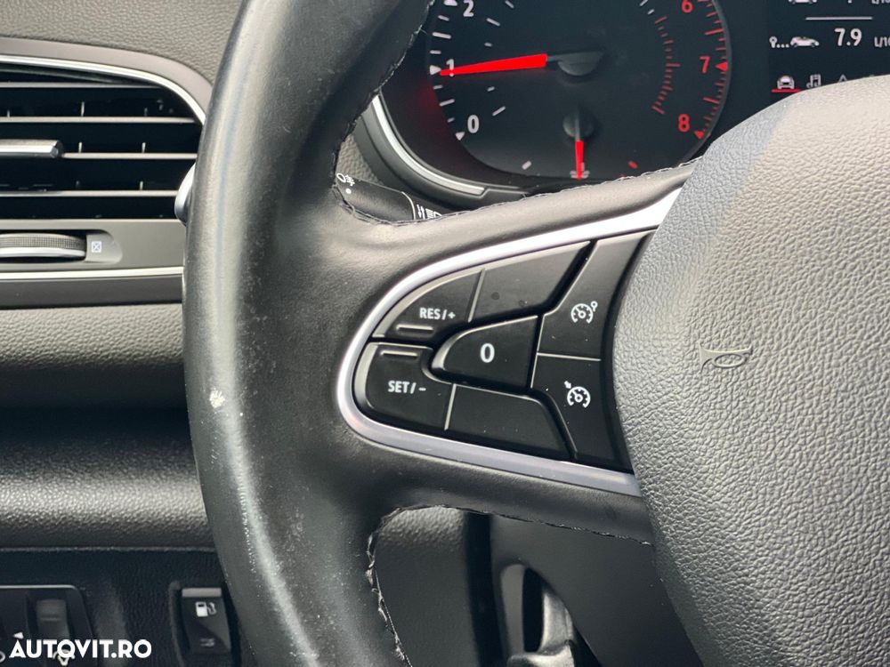 Renault Megane TCe 140 EDC GPF Zen - 21