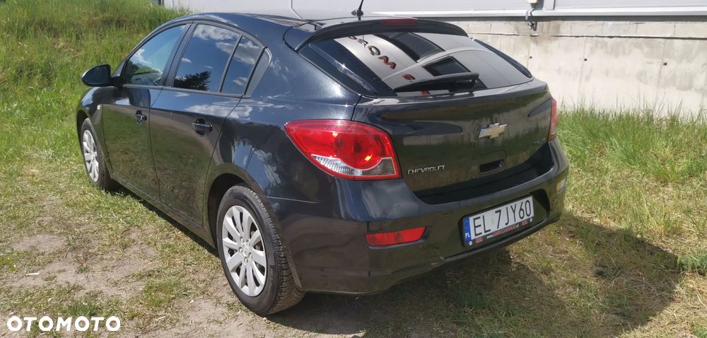 Chevrolet Cruze 1.8 Base - 21