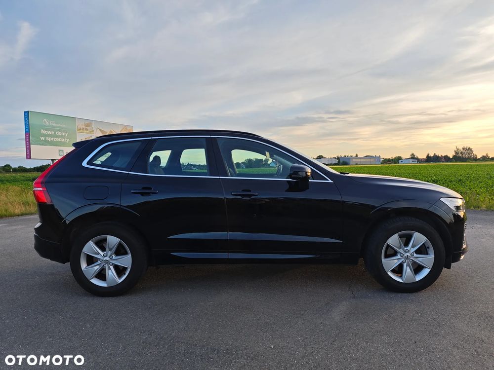 Volvo XC 60 B4 D Geartronic Momentum Pro - 4