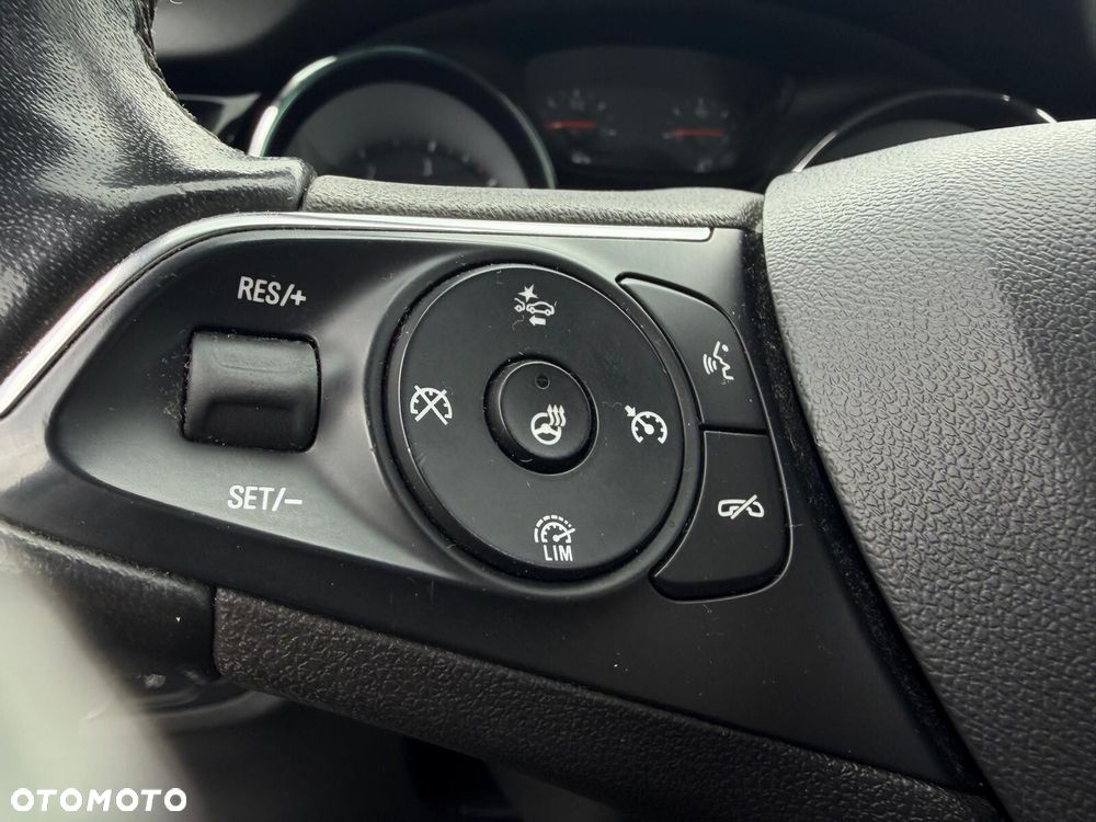 Opel Insignia - 11