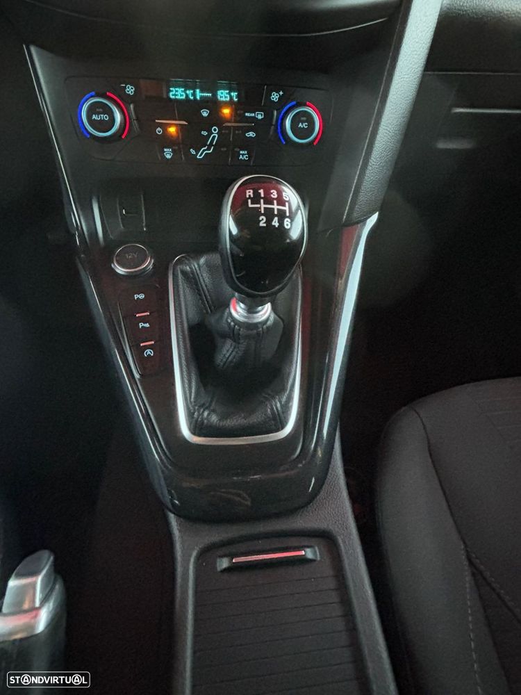 Ford Focus SW 1.5 TDCi EcoBlue Business - 11