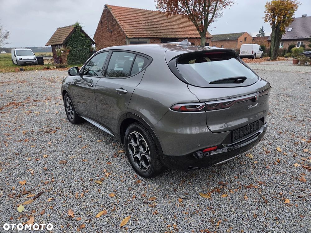 Alfa Romeo Tonale 1.5 T4 GSE mHEV TI DCT - 10