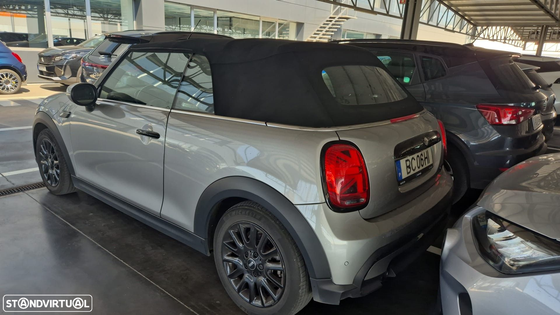 MINI Cabrio Cooper Auto - 2