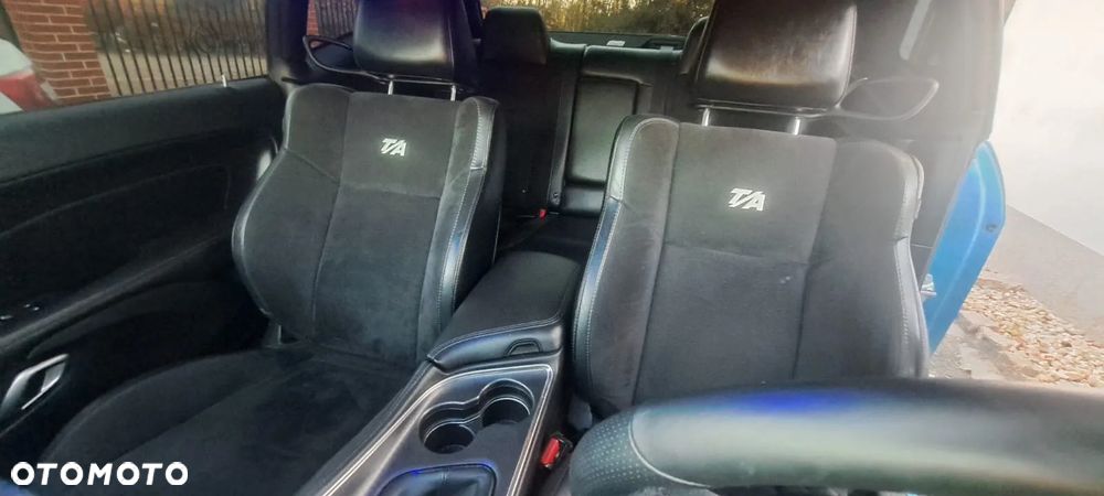 Dodge Challenger - 14