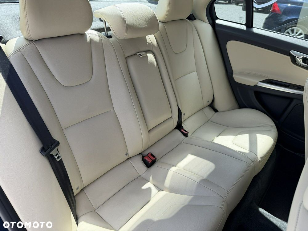 Volvo S60 - 32