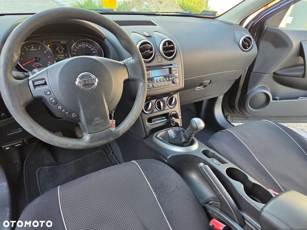 Nissan Qashqai 1.6 Visia - 8