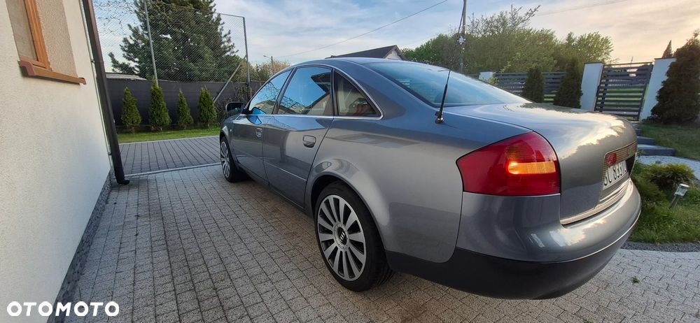 Audi A6 Limousine 2.4 - 6