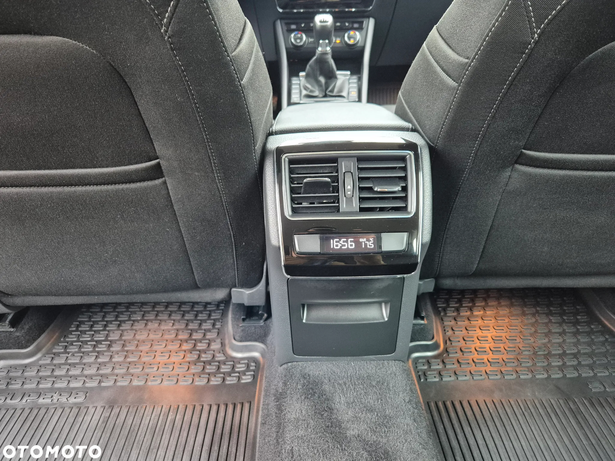 Skoda Superb 2.0 TDI Premium Edition - 27