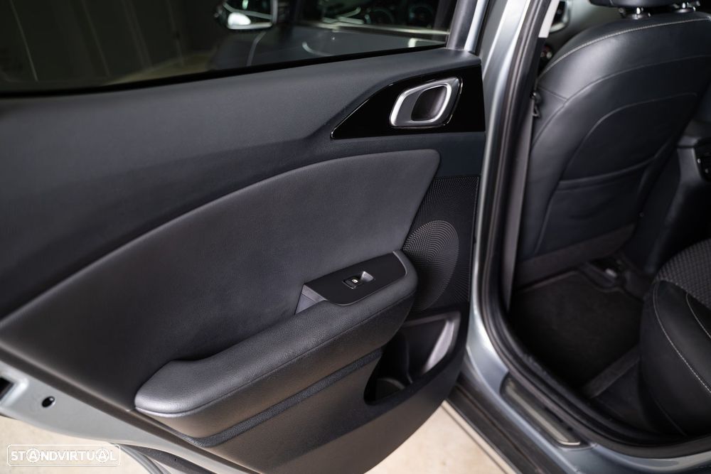 Kia XCeed 1.6 CRDi MHEV Drive - 39