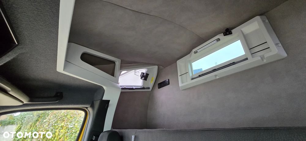 Mercedes-Benz Sprinter 319 - 20