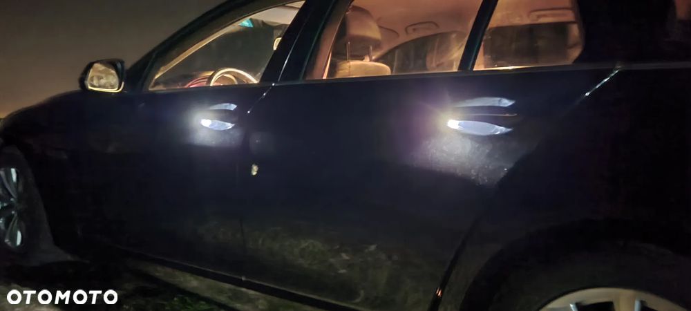 BMW Seria 5 520d xDrive Luxury Line - 29