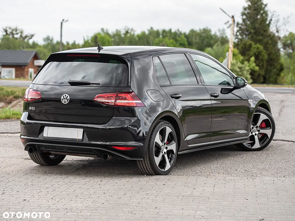 Volkswagen Golf 2.0 TSI 4Mot R DSG - 13