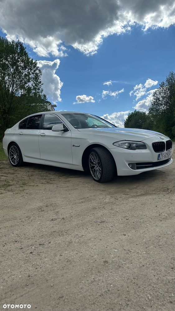 BMW Seria 5 520d xDrive - 2