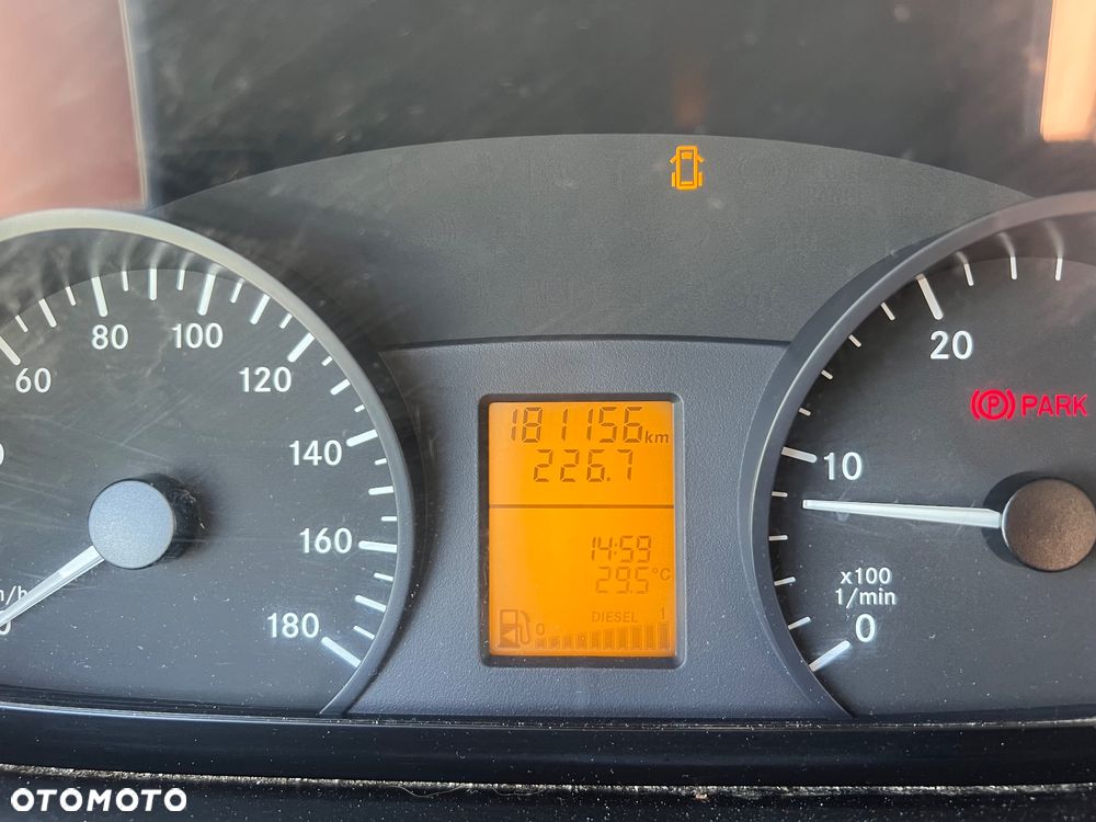 Mercedes-Benz Sprinter - 17