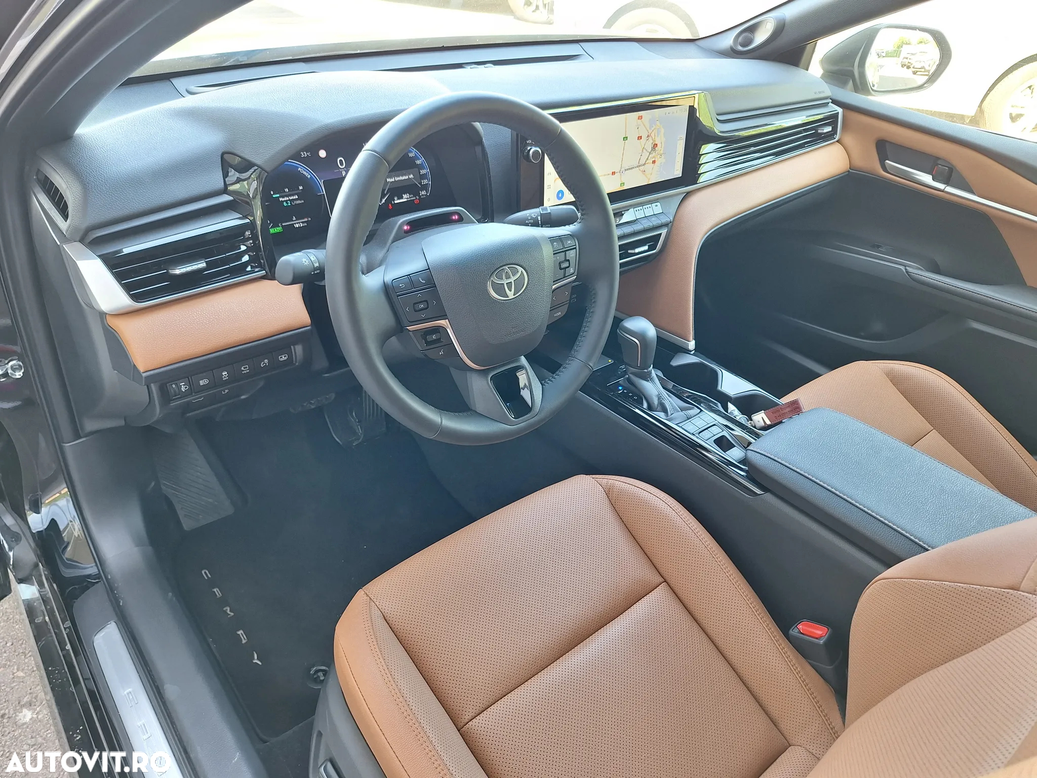 Toyota Camry 2.5 HEV Luxury - 4