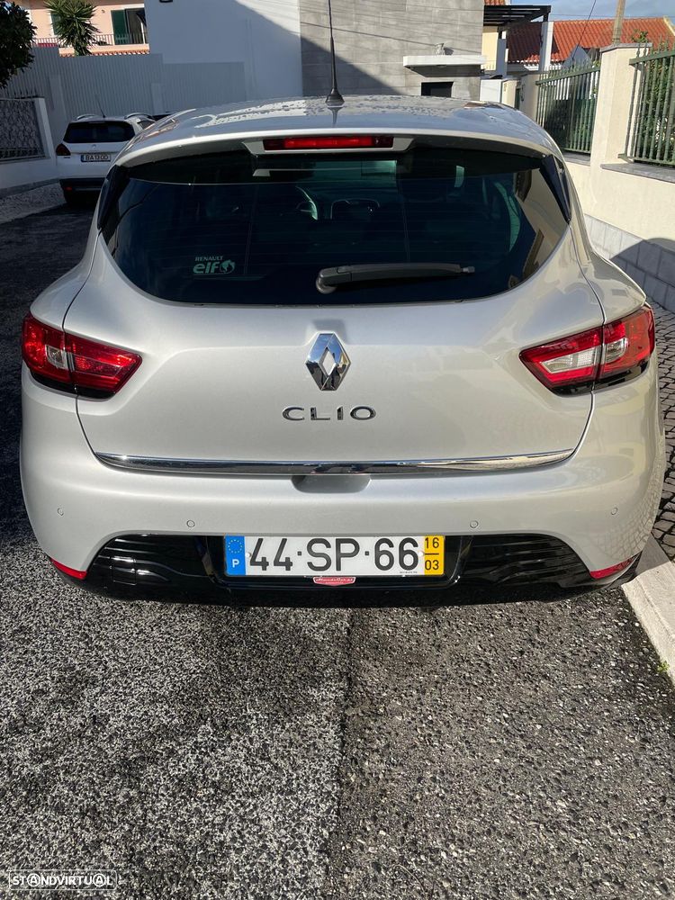 Renault Clio 1.2 16V 75 Collection - 8