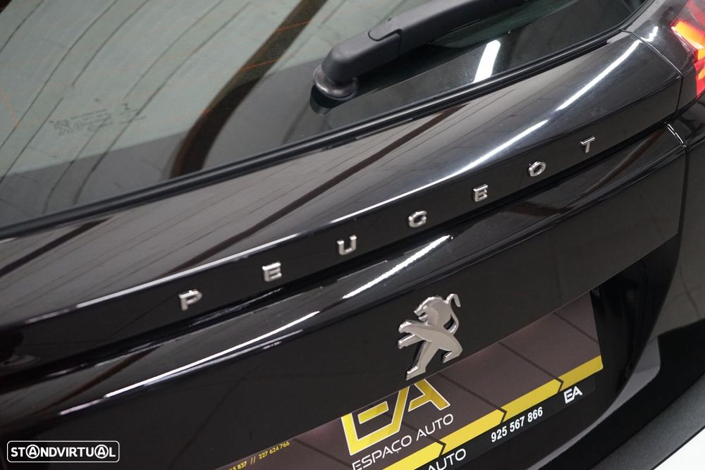 Peugeot 2008 1.2 PureTech Active - 12